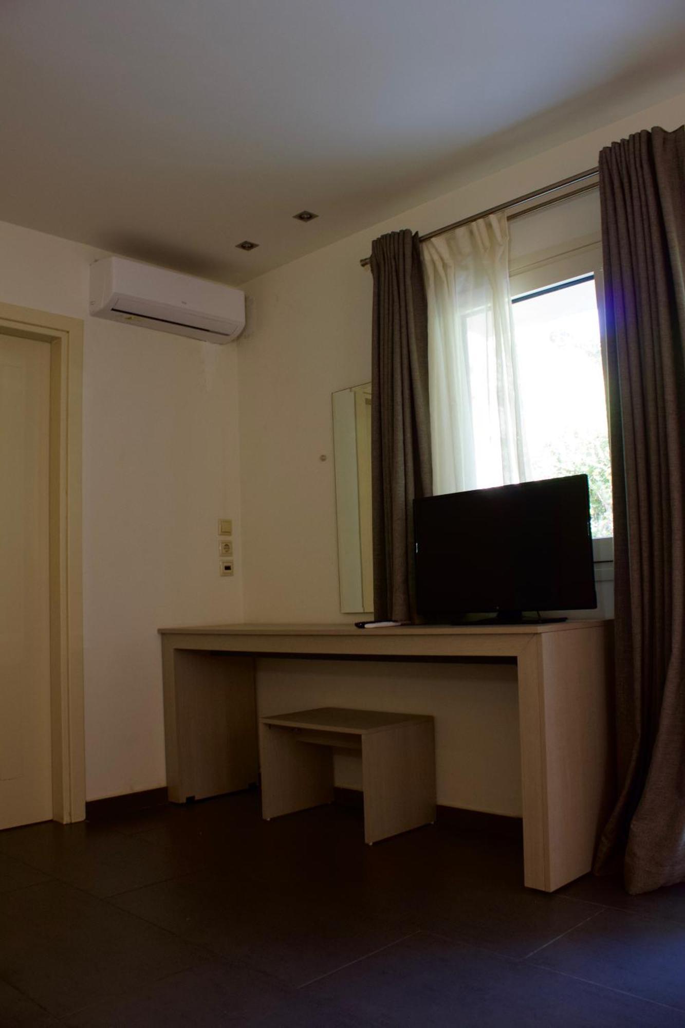 Makris Yialos Apartments Ласи Екстериор снимка